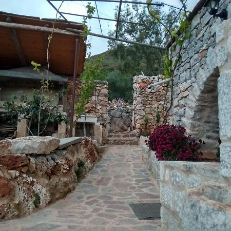 Find Your Peace In A Traditional Country House!! Láyia Esterno foto