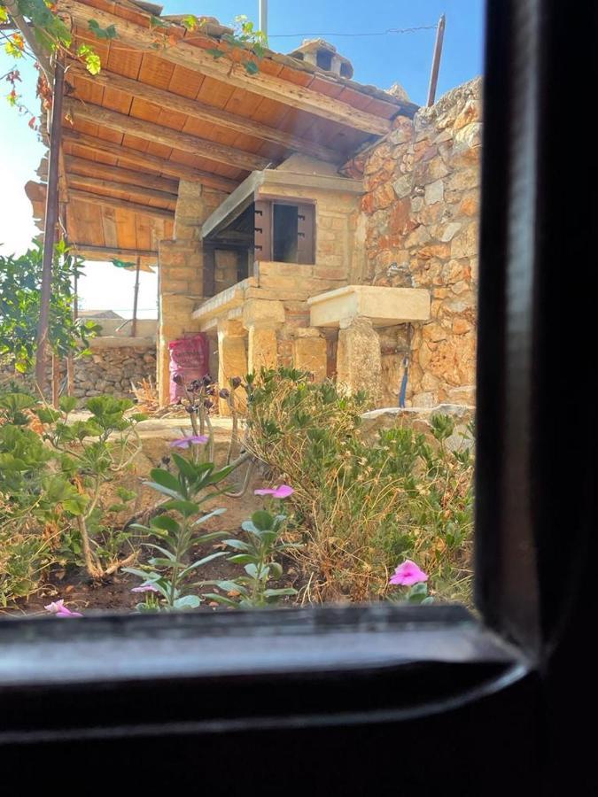 Find Your Peace In A Traditional Country House!! Láyia Esterno foto