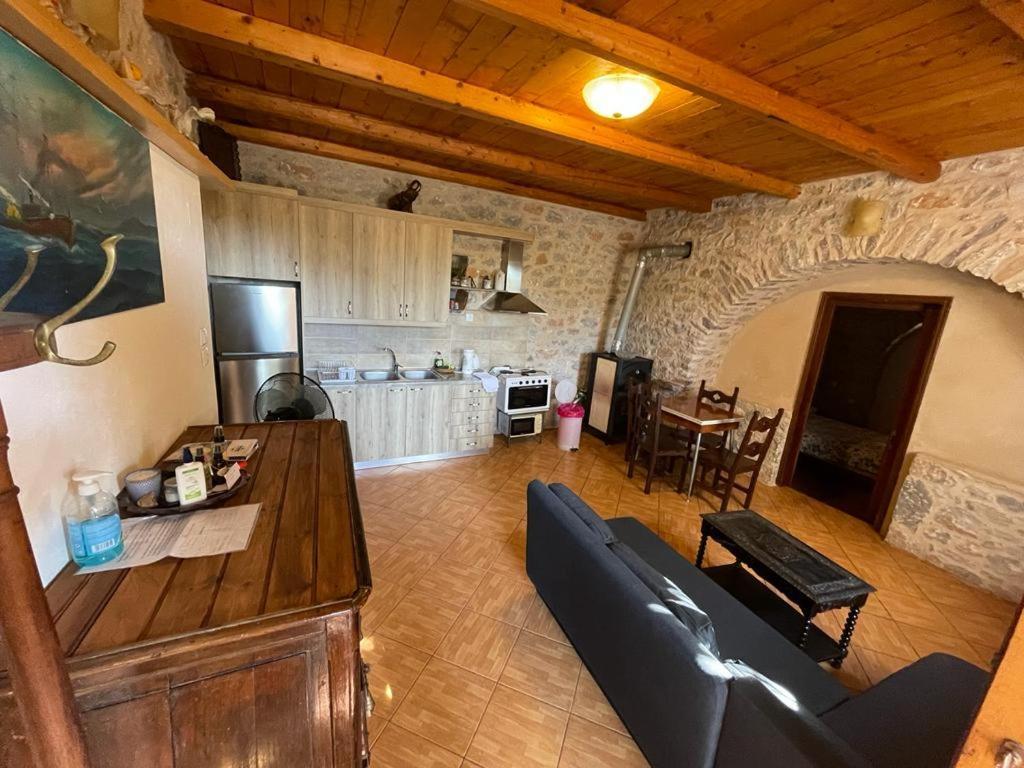 Find Your Peace In A Traditional Country House!! Láyia Esterno foto