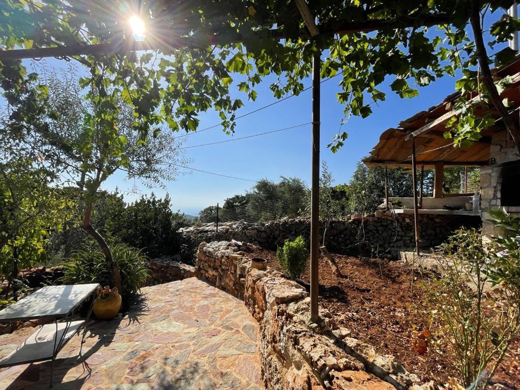 Find Your Peace In A Traditional Country House!! Láyia Esterno foto