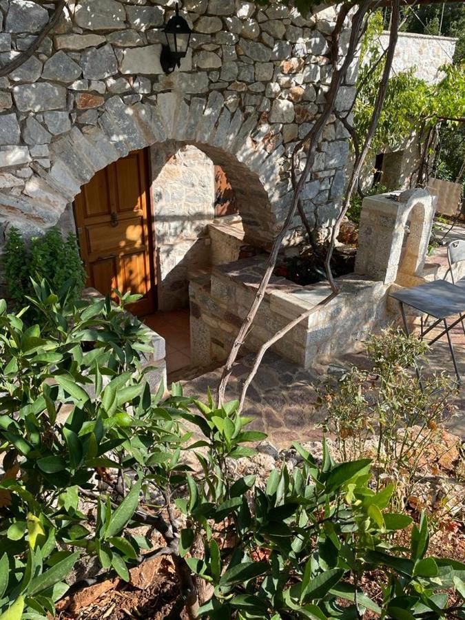 Find Your Peace In A Traditional Country House!! Láyia Esterno foto