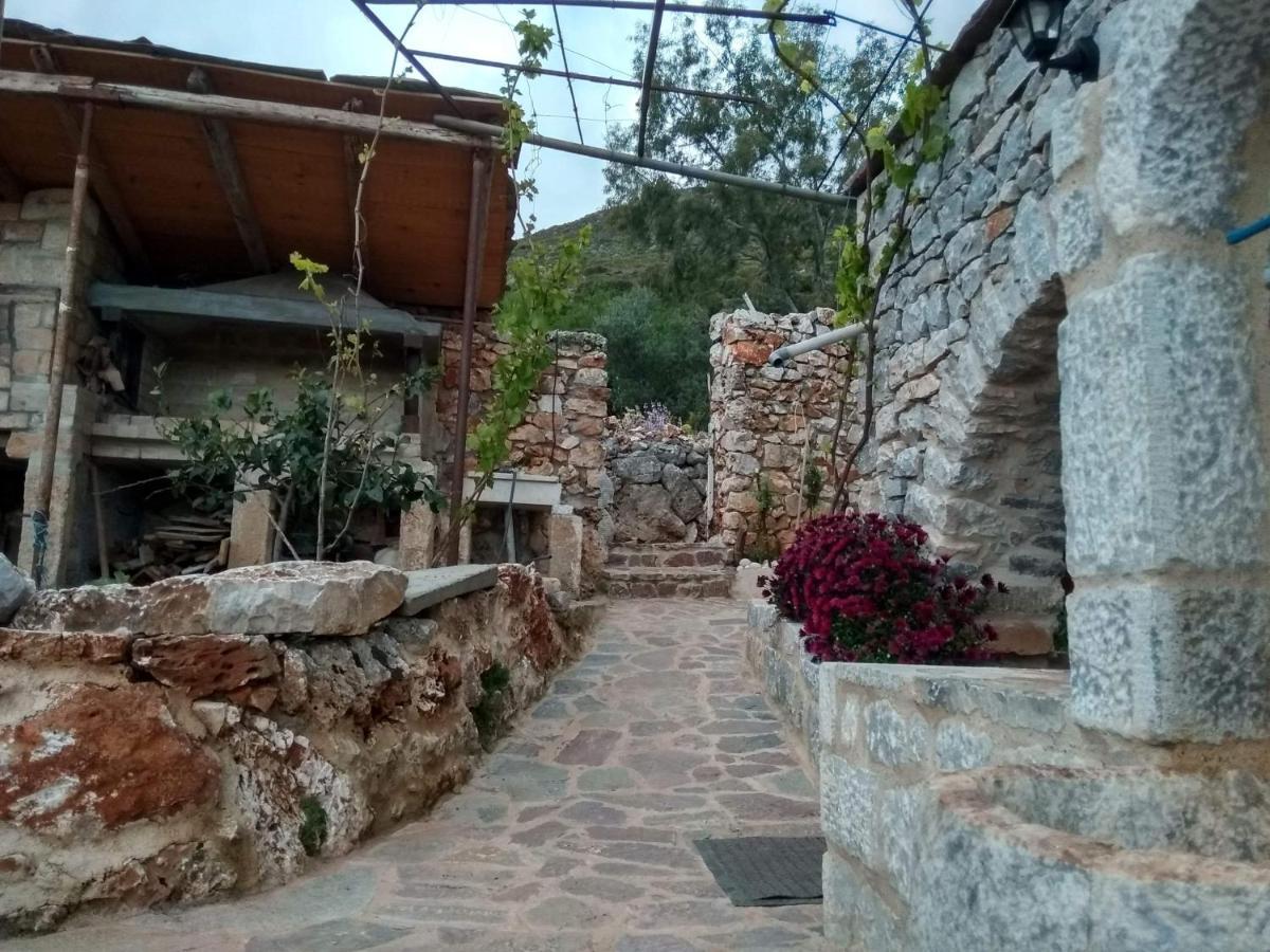 Find Your Peace In A Traditional Country House!! Láyia Esterno foto