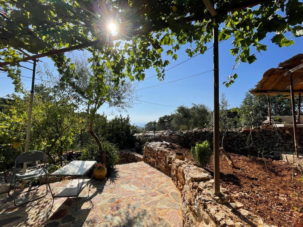 Find Your Peace In A Traditional Country House!! Láyia Esterno foto