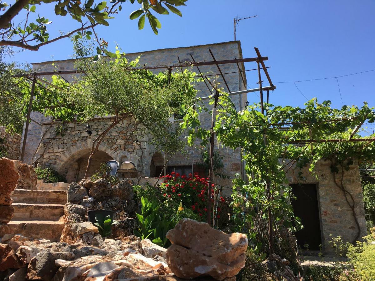 Find Your Peace In A Traditional Country House!! Láyia Esterno foto
